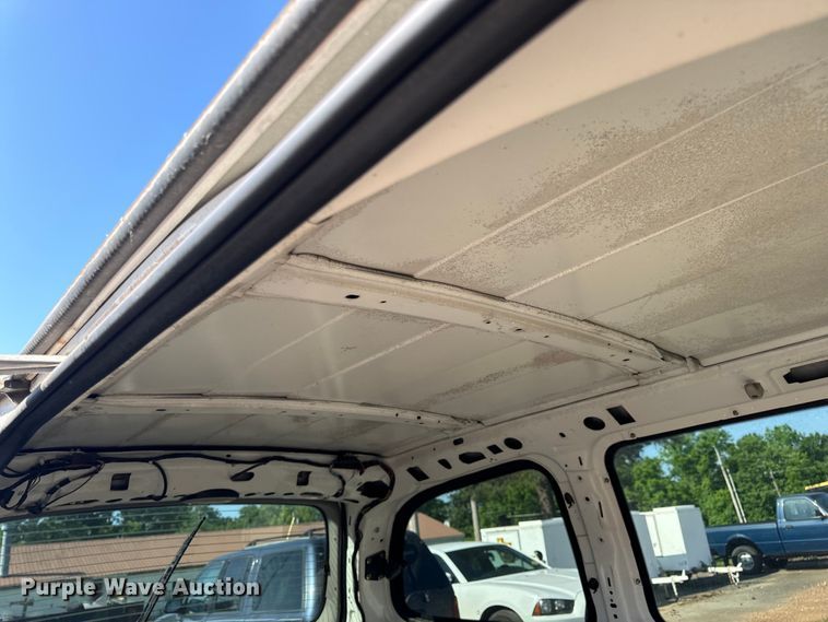 image for item EH6827 1998 Ford Windstar van