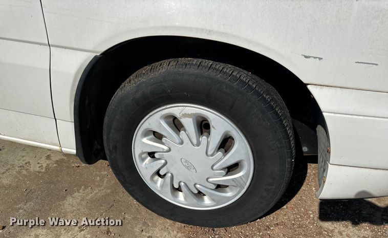 image for item EH6827 1998 Ford Windstar van