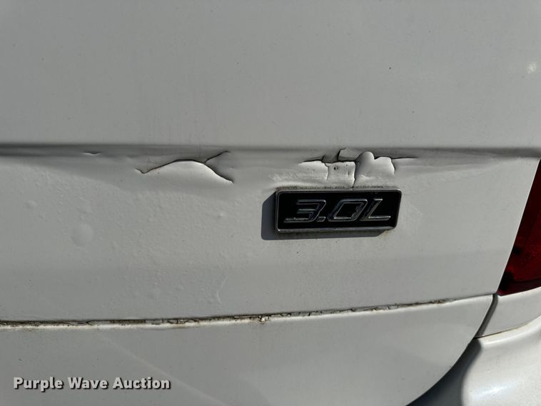 image for item EH6827 1998 Ford Windstar van