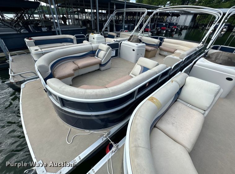 image for item EH6835 2011 Forest River 424CR LSR pontoon boat