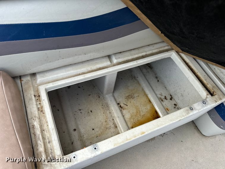 image for item EH6835 2011 Forest River 424CR LSR pontoon boat