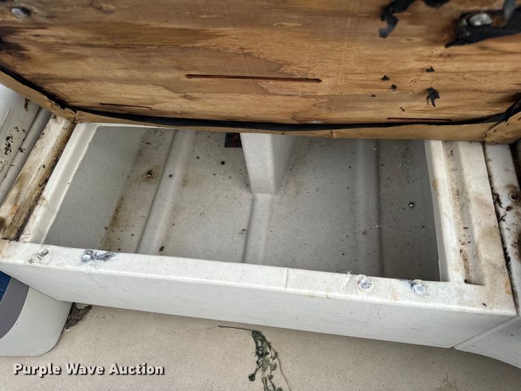 image for item EH6835 2011 Forest River 424CR LSR pontoon boat