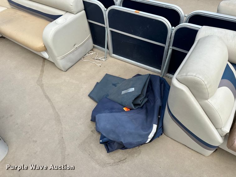 image for item EH6835 2011 Forest River 424CR LSR pontoon boat