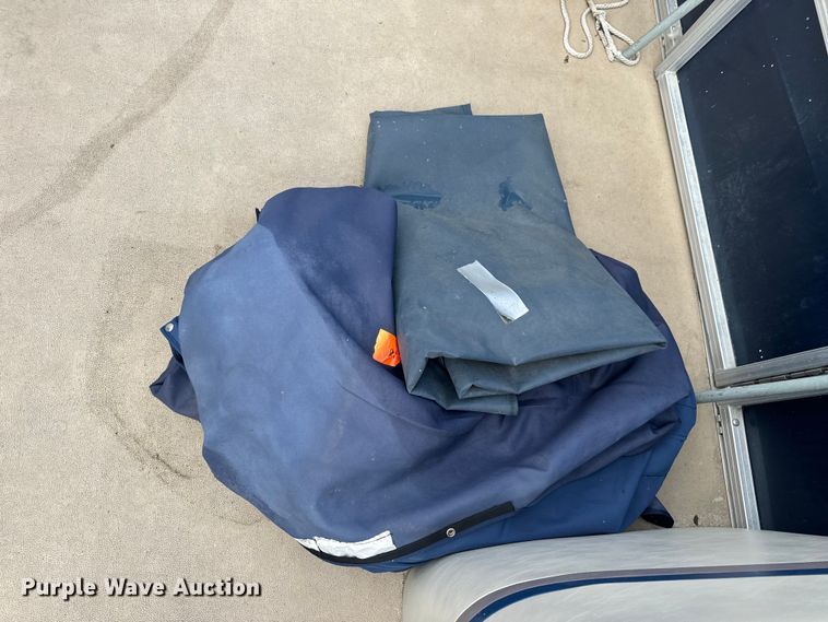 image for item EH6835 2011 Forest River 424CR LSR pontoon boat