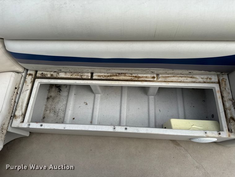 image for item EH6835 2011 Forest River 424CR LSR pontoon boat