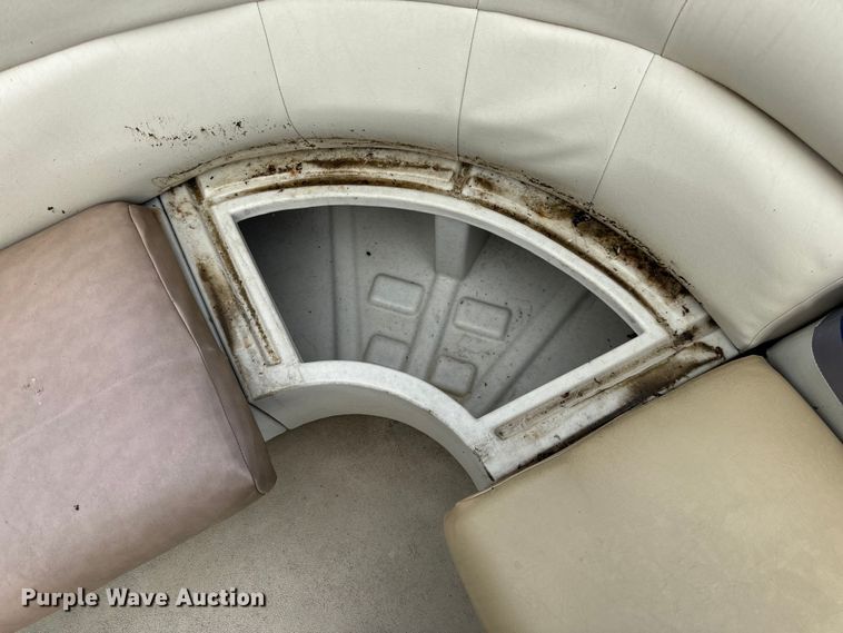 image for item EH6835 2011 Forest River 424CR LSR pontoon boat