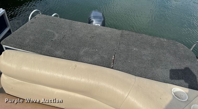 image for item EH6835 2011 Forest River 424CR LSR pontoon boat