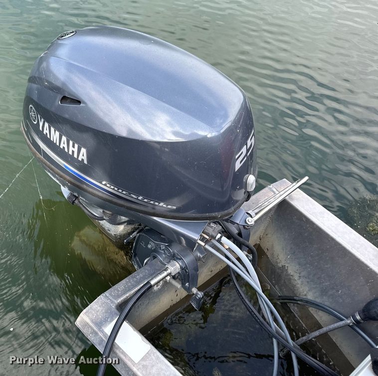 image for item EH6835 2011 Forest River 424CR LSR pontoon boat