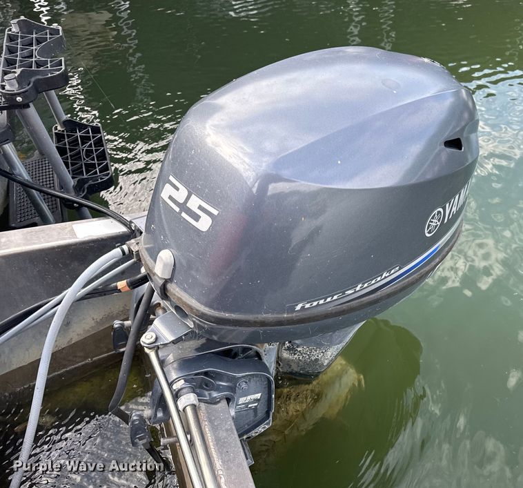 image for item EH6835 2011 Forest River 424CR LSR pontoon boat