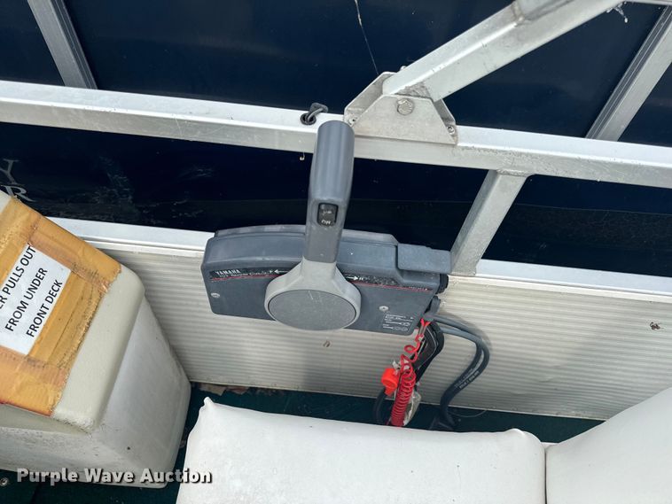 image for item EH6837 2003 Playcraft pontoon boat