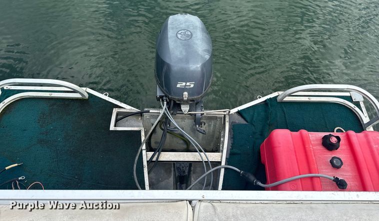 image for item EH6837 2003 Playcraft pontoon boat