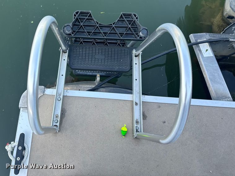 image for item EH6839 2011 Forest River 524CRLSR pontoon boat