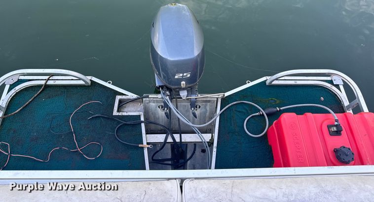 image for item EH6840 2003 Playcraft pontoon boat