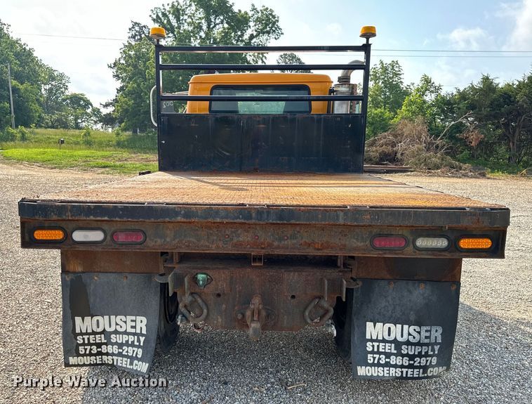 image for item EH6844 2002 International  4900 flatbed truck