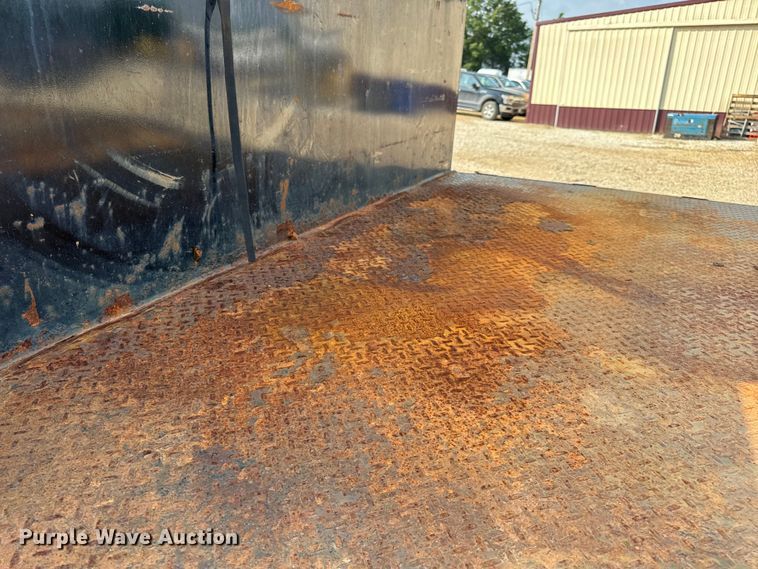 image for item EH6844 2002 International  4900 flatbed truck