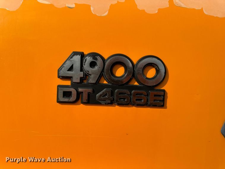 image for item EH6844 2002 International  4900 flatbed truck