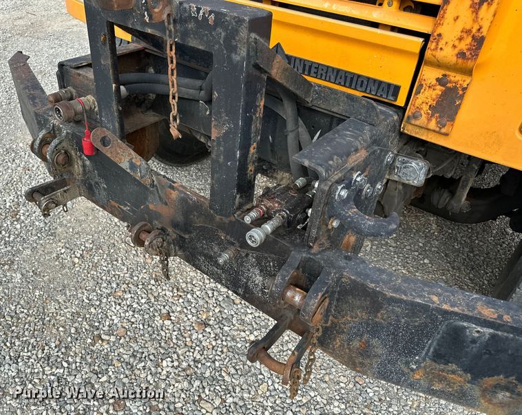 image for item EH6844 2002 International  4900 flatbed truck