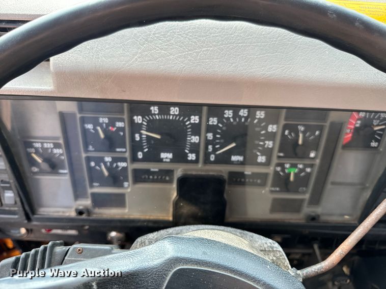 image for item EH6844 2002 International  4900 flatbed truck