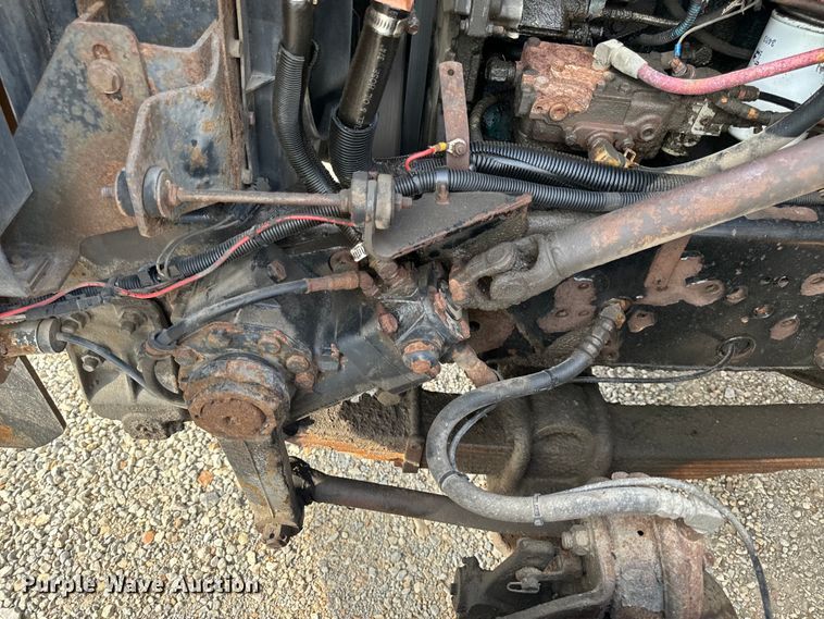 image for item EH6844 2002 International  4900 flatbed truck