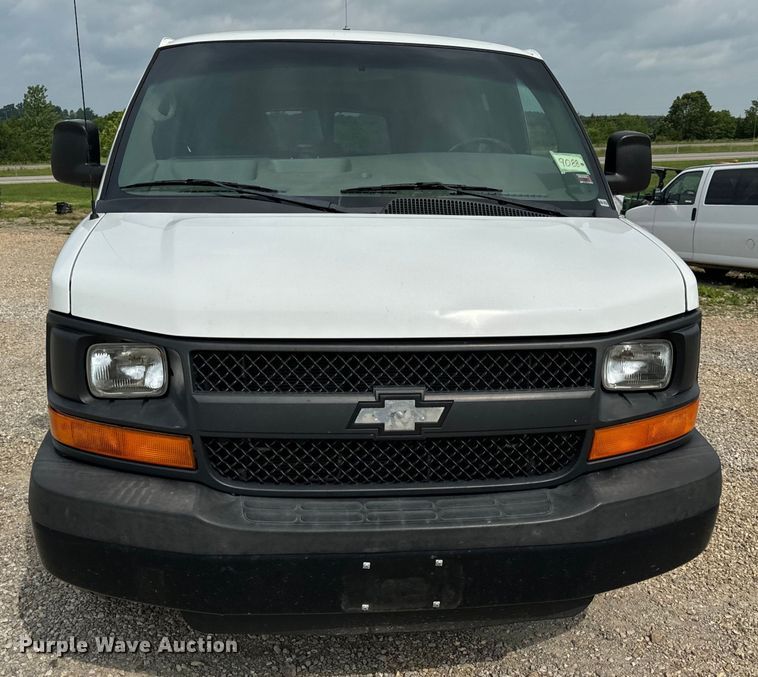 image for item EH6847 2015 Chevrolet  Express 3500 van