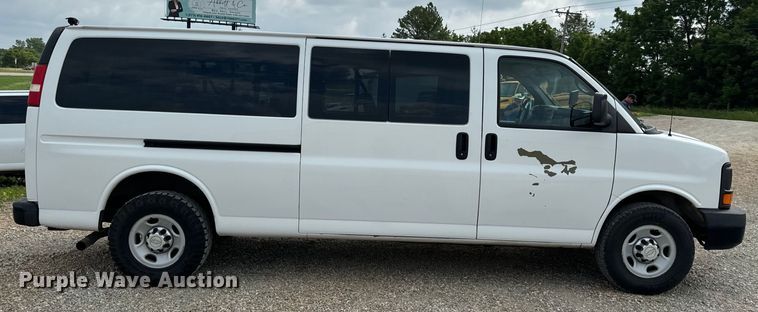 image for item EH6847 2015 Chevrolet  Express 3500 van