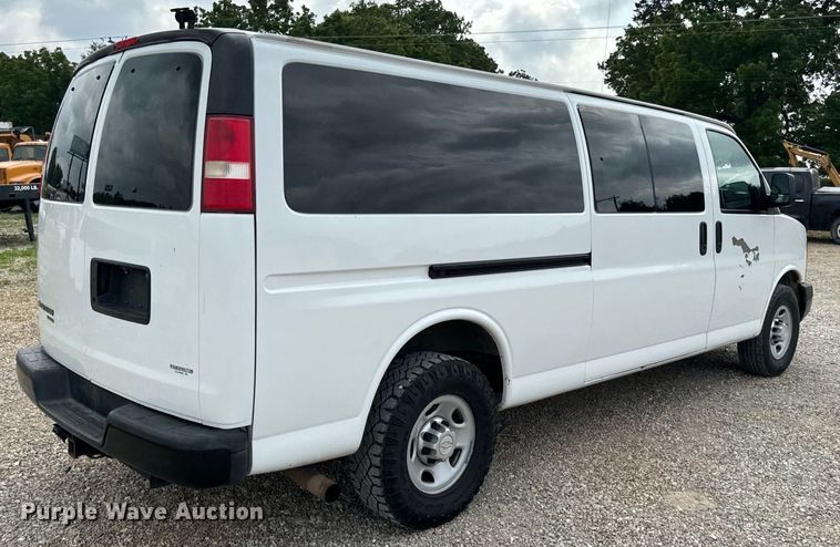 image for item EH6847 2015 Chevrolet  Express 3500 van