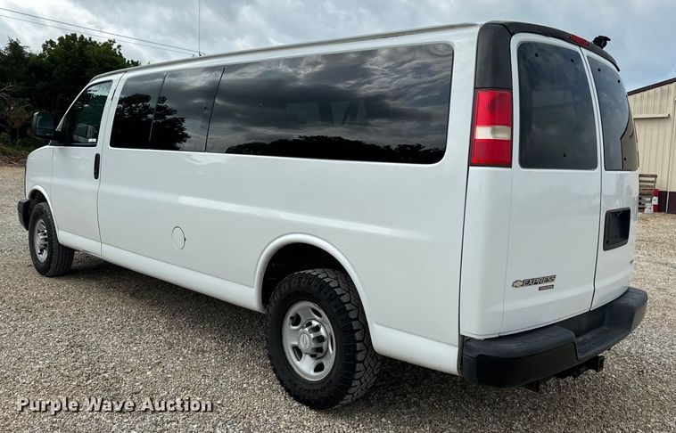 image for item EH6847 2015 Chevrolet  Express 3500 van
