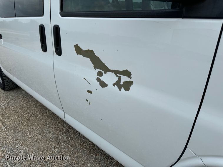 image for item EH6847 2015 Chevrolet  Express 3500 van