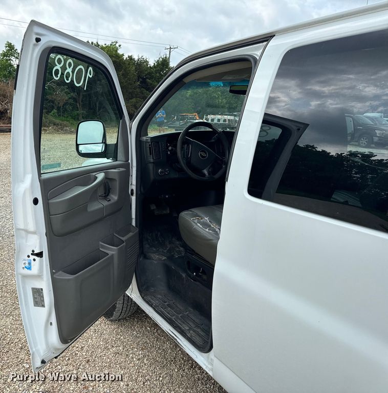 image for item EH6847 2015 Chevrolet  Express 3500 van