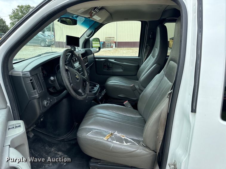 image for item EH6847 2015 Chevrolet  Express 3500 van