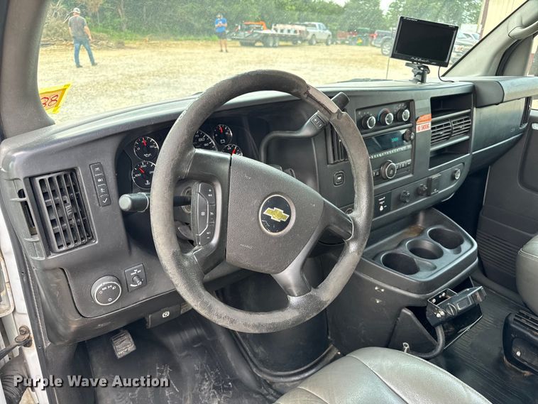 image for item EH6847 2015 Chevrolet  Express 3500 van