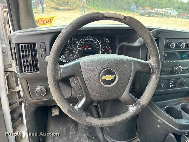 image for item EH6847 2015 Chevrolet  Express 3500 van