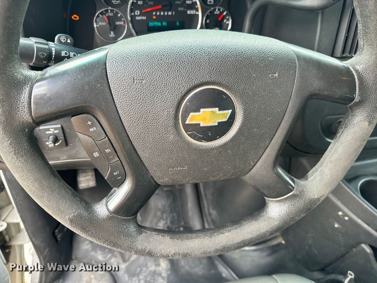 image for item EH6847 2015 Chevrolet  Express 3500 van