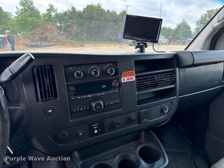 image for item EH6847 2015 Chevrolet  Express 3500 van