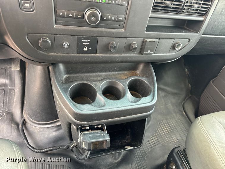 image for item EH6847 2015 Chevrolet  Express 3500 van