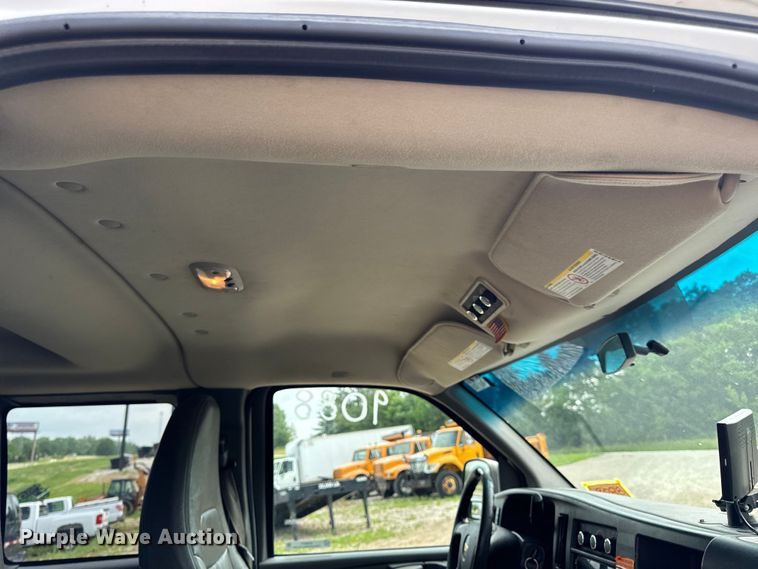 image for item EH6847 2015 Chevrolet  Express 3500 van