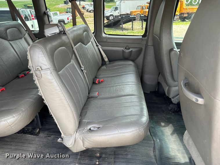 image for item EH6847 2015 Chevrolet  Express 3500 van