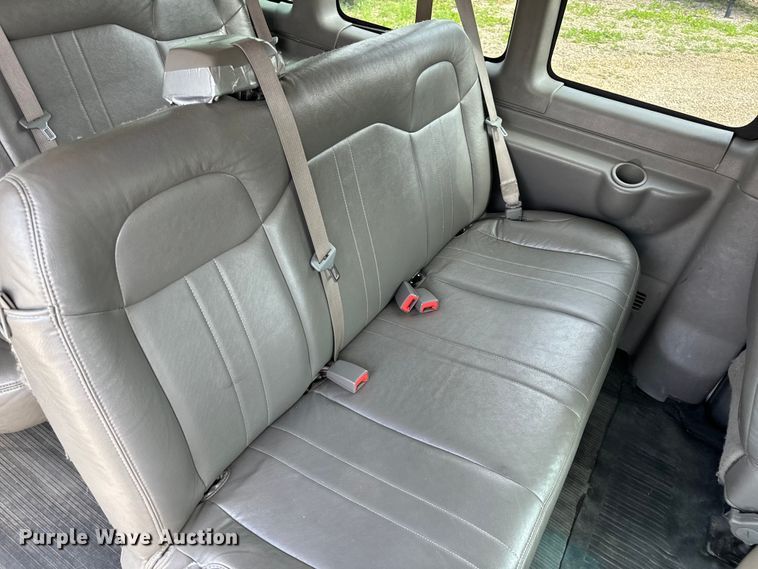 image for item EH6847 2015 Chevrolet  Express 3500 van