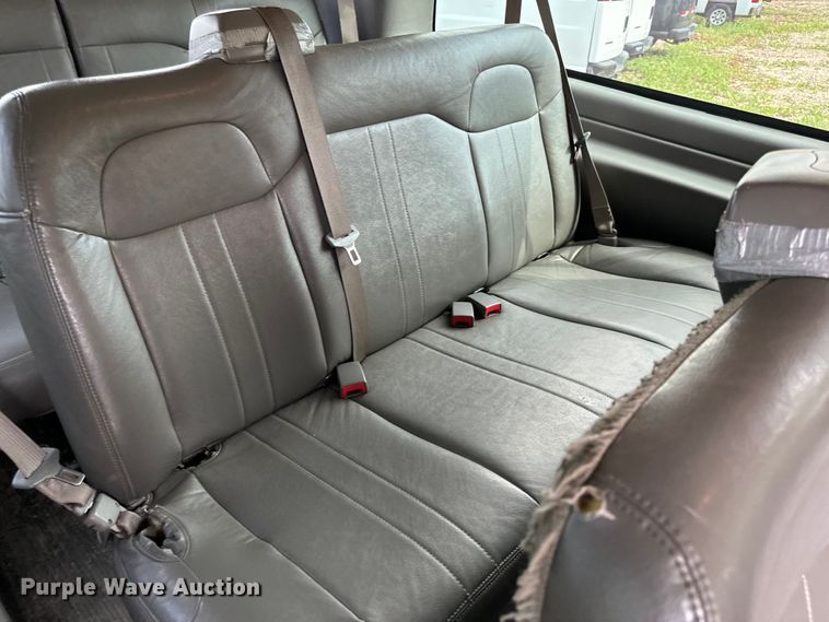 image for item EH6847 2015 Chevrolet  Express 3500 van