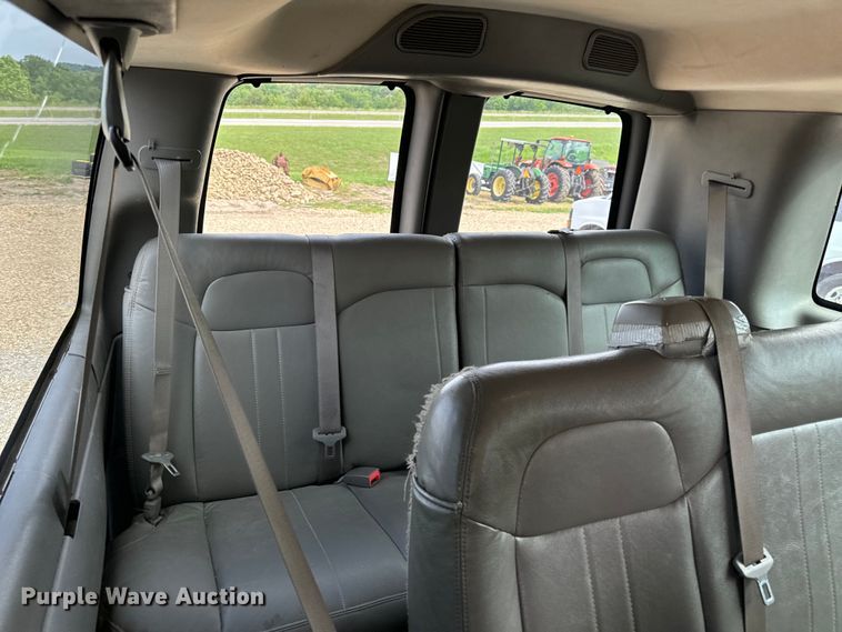 image for item EH6847 2015 Chevrolet  Express 3500 van