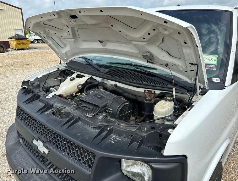 image for item EH6847 2015 Chevrolet  Express 3500 van