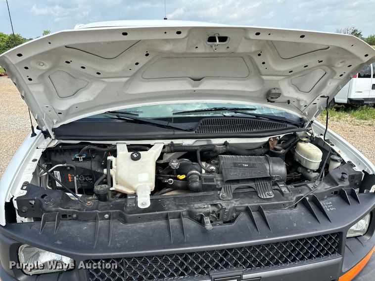 image for item EH6847 2015 Chevrolet  Express 3500 van