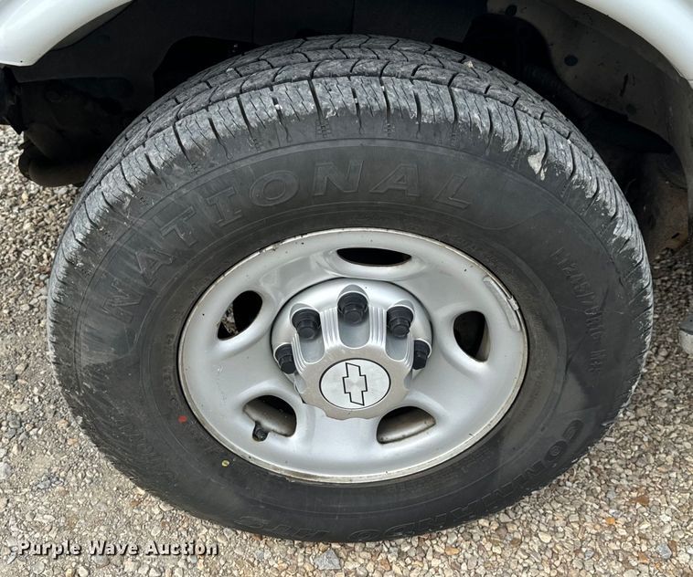 image for item EH6847 2015 Chevrolet  Express 3500 van