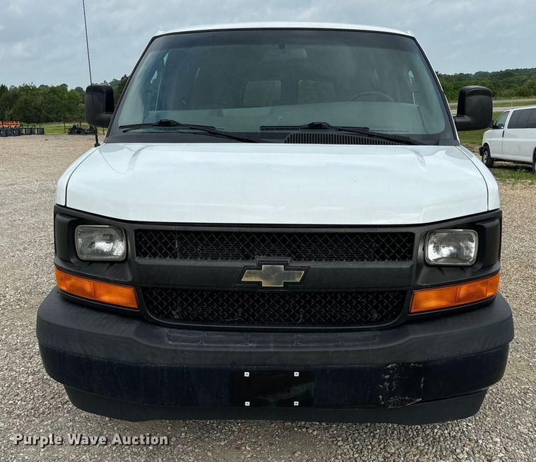 image for item EH6848 2017 Chevrolet  Express 3500 van
