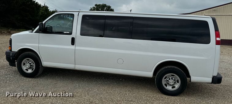 image for item EH6848 2017 Chevrolet  Express 3500 van