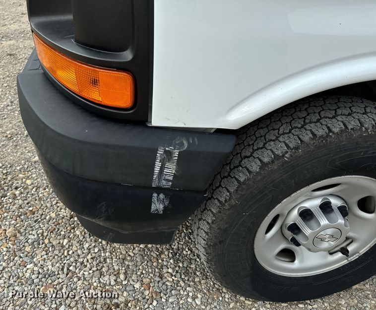 image for item EH6848 2017 Chevrolet  Express 3500 van