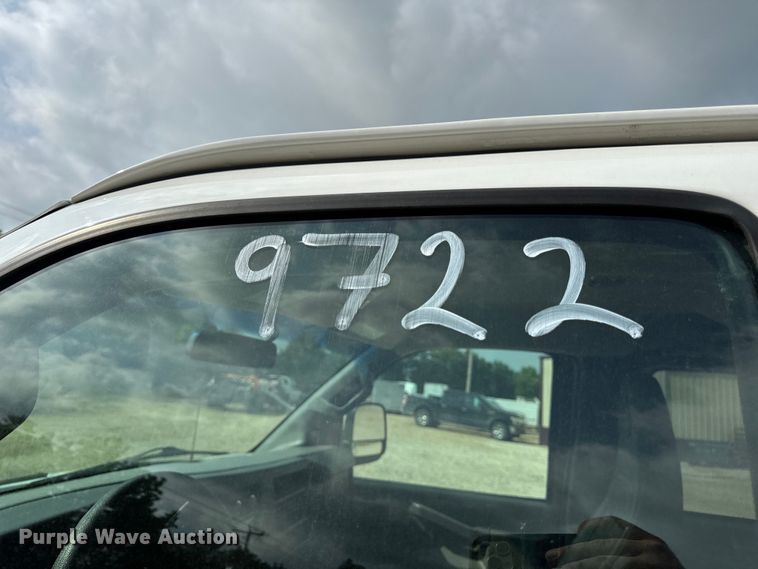 image for item EH6848 2017 Chevrolet  Express 3500 van