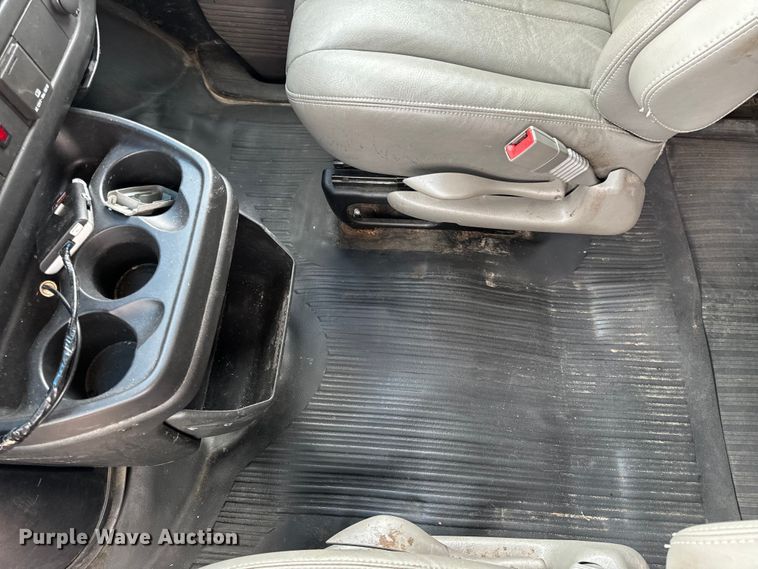 image for item EH6848 2017 Chevrolet  Express 3500 van