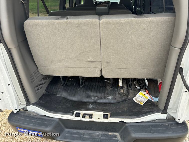 image for item EH6848 2017 Chevrolet  Express 3500 van