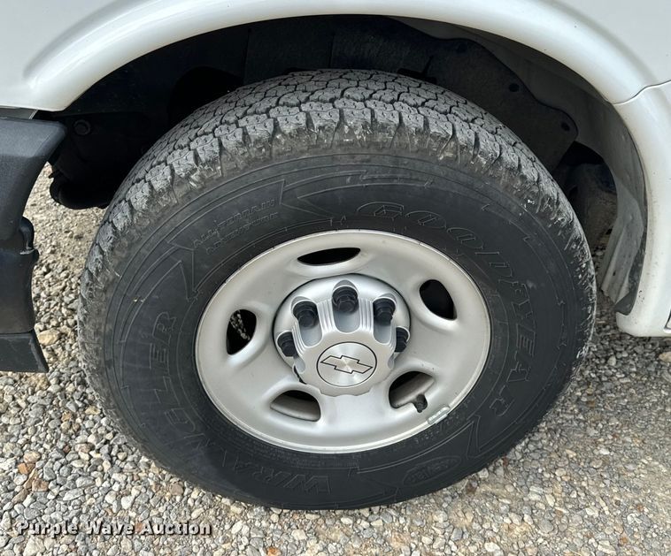 image for item EH6848 2017 Chevrolet  Express 3500 van